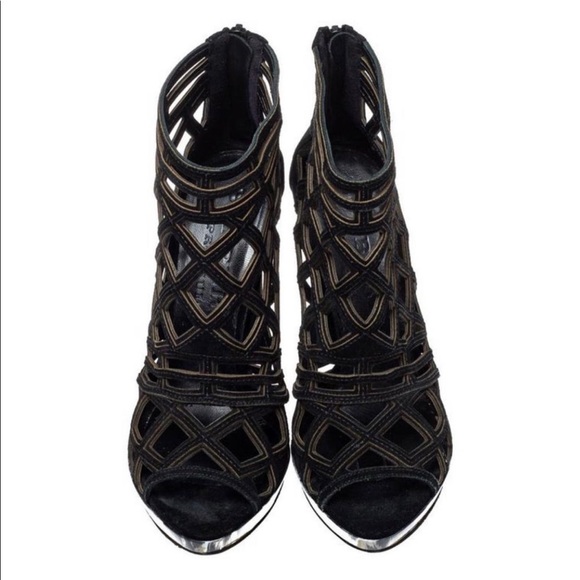 Burberry peak toe heels - Picture 8 of 11